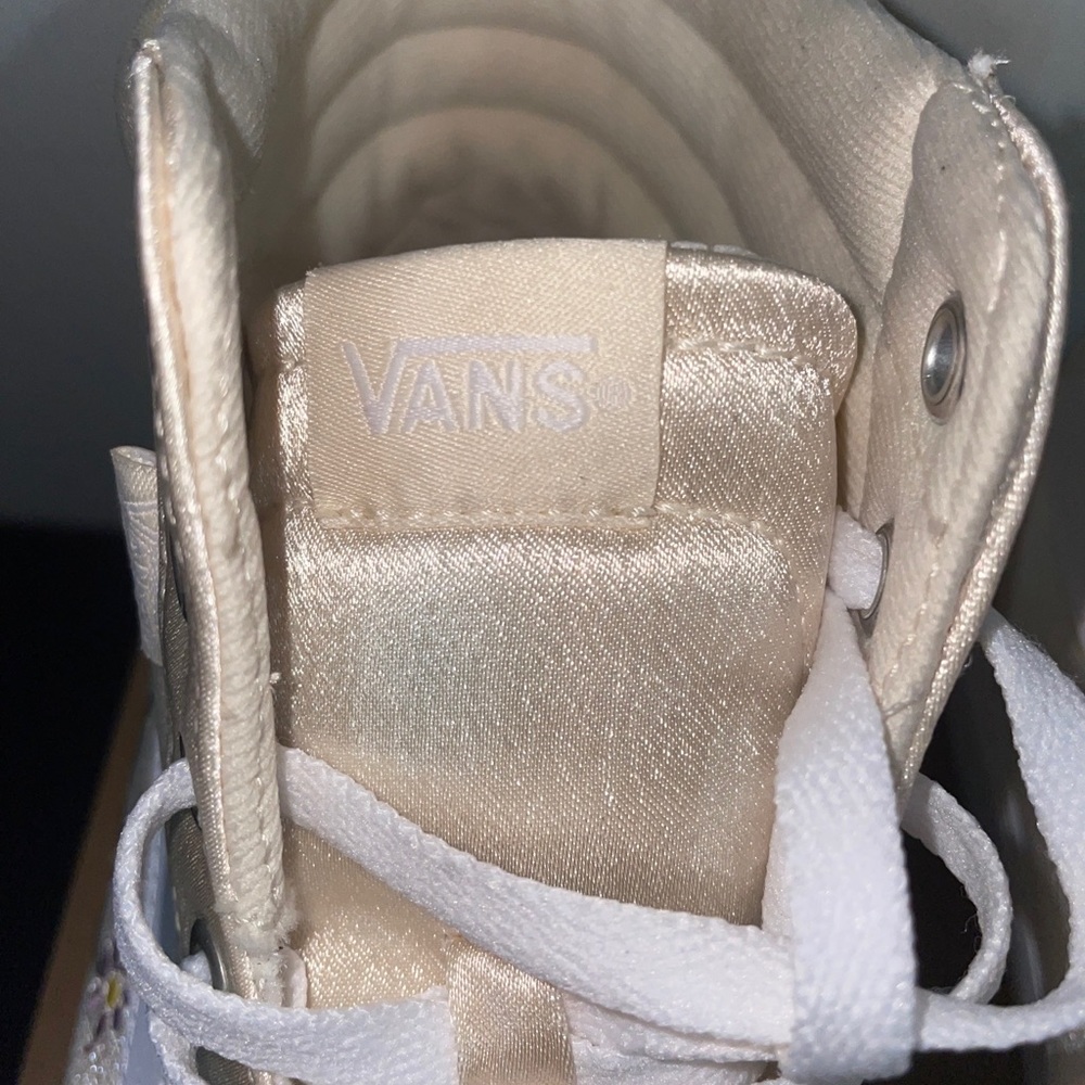 Size 11 VANS Women's SK8 Filmore Hi Satin Platform High Top Shoe Spring Cream - Picture 8 of 9